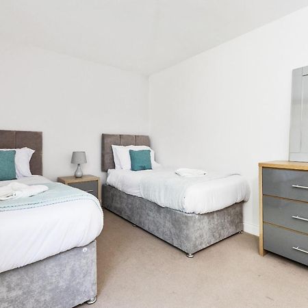 شقة Opp B'Ham - Freshly Refurbished Walls And Carpets! Big Savings Booking 7 Days Or More! مارستون غرين المظهر الخارجي الصورة