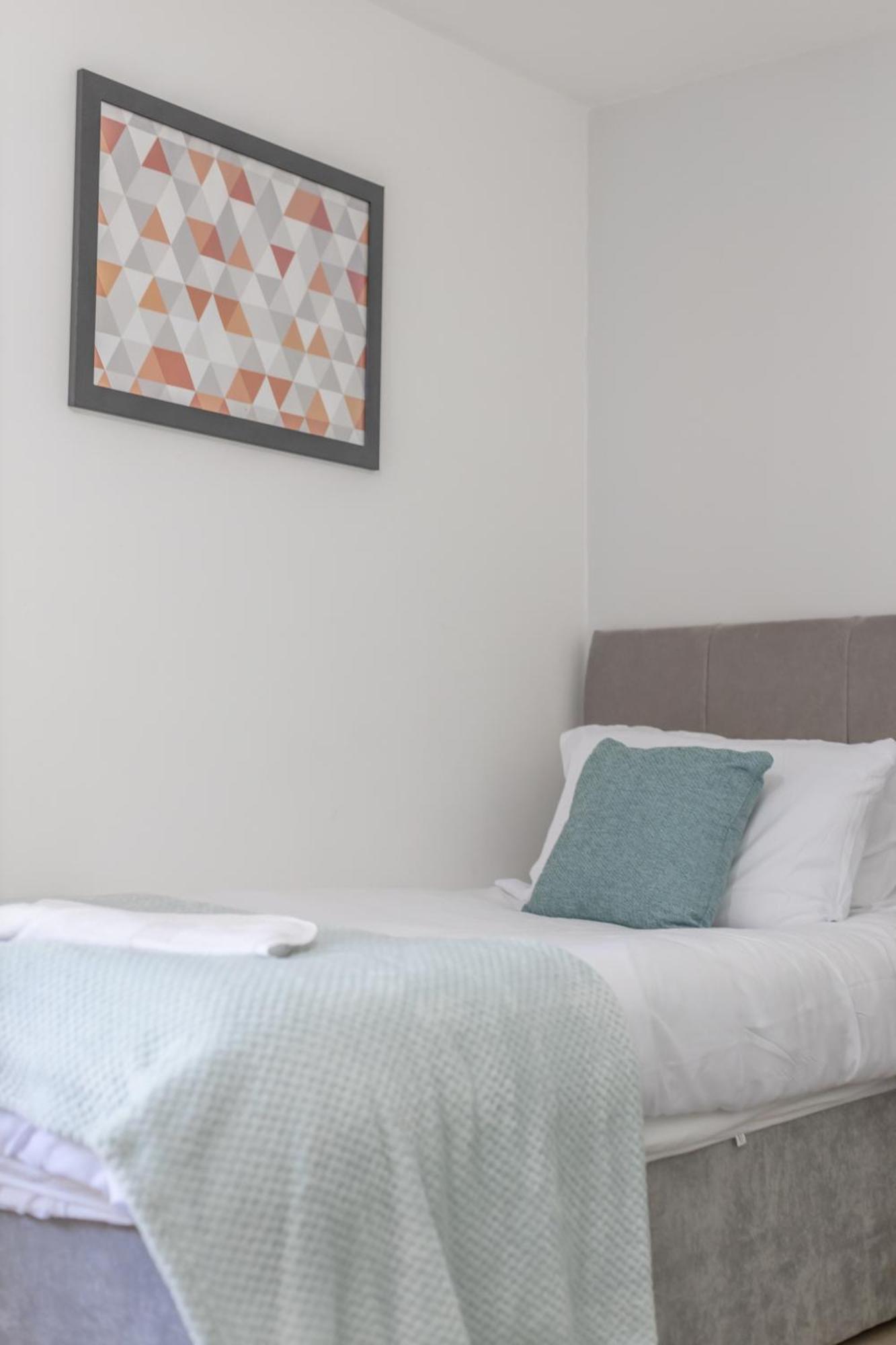 شقة Opp B'Ham - Freshly Refurbished Walls And Carpets! Big Savings Booking 7 Days Or More! مارستون غرين المظهر الخارجي الصورة